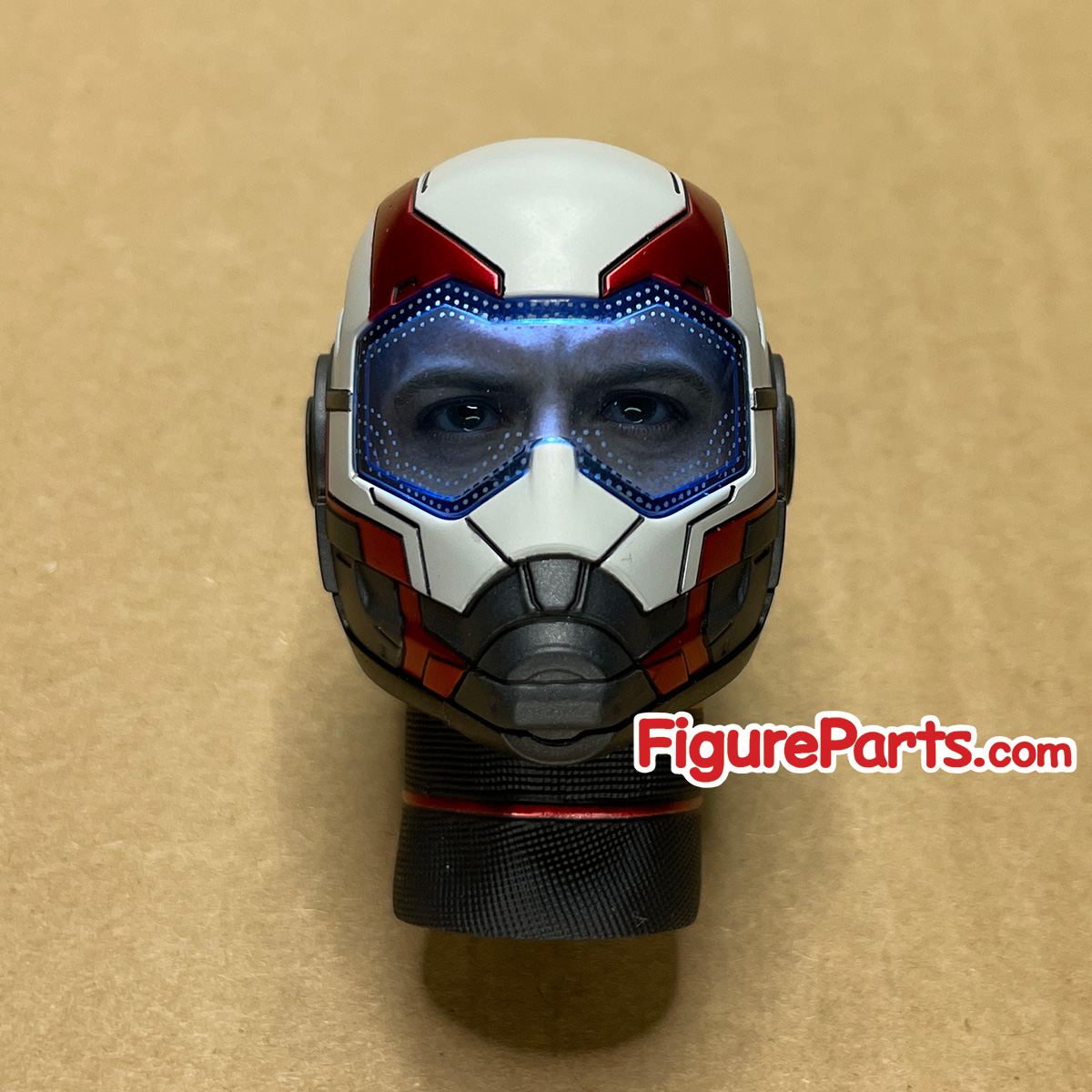 Helmeted Head Sculpt - Tony Stark Team Suit - Avengers Endgame - Hot Toys mms537